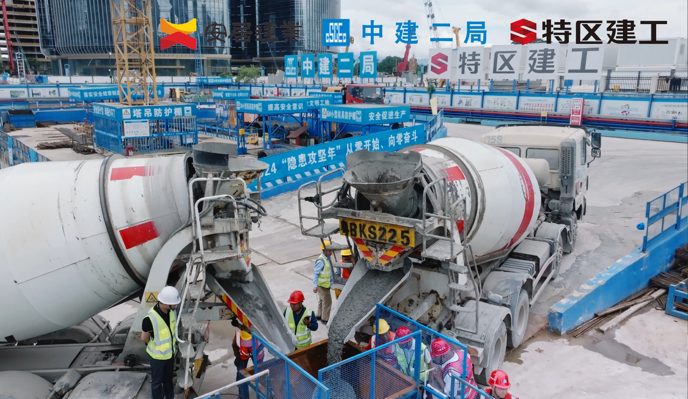 图片5丽江湾超等总部基地B塔项目国内最深民用构筑基坑浇筑施工.jpg 图片5丽江湾超等总部基地B塔项目国内最深民用构筑基坑浇筑施工.jpg